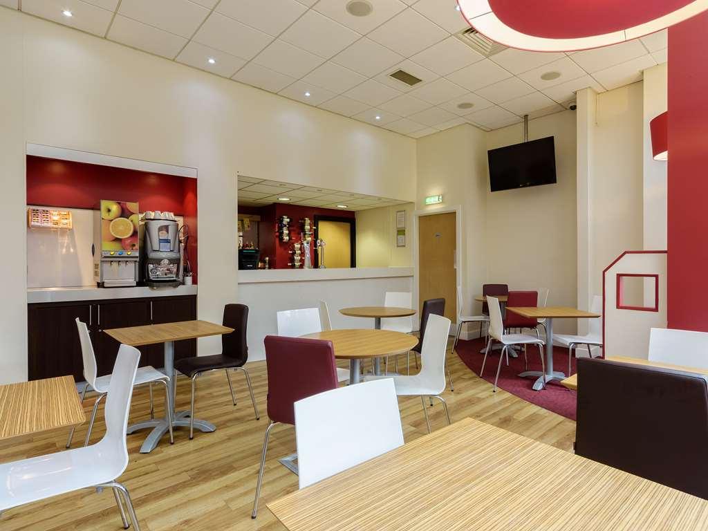 Travelodge Leeds Central מסעדה תמונה