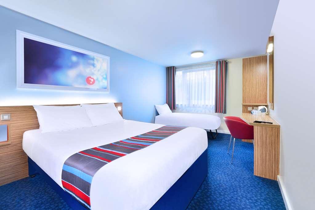 Travelodge Leeds Central חדר תמונה