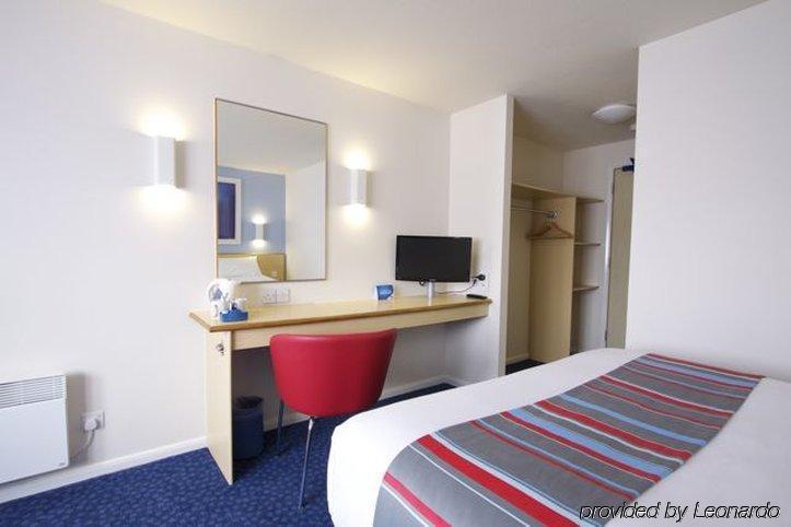 Travelodge Leeds Central מראה חיצוני תמונה