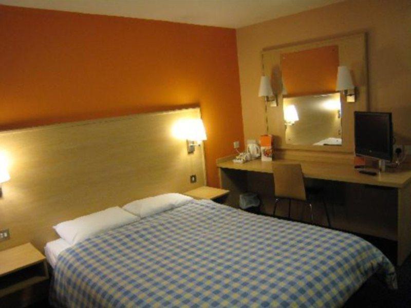Travelodge Leeds Central מראה חיצוני תמונה