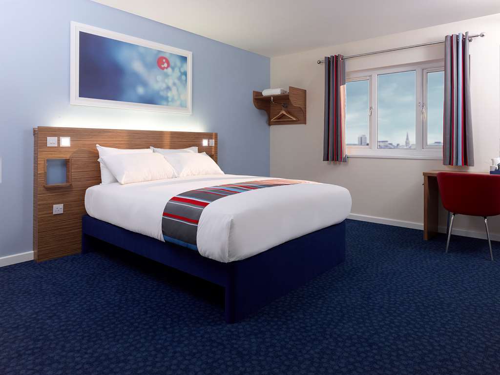 Travelodge Leeds Central חדר תמונה