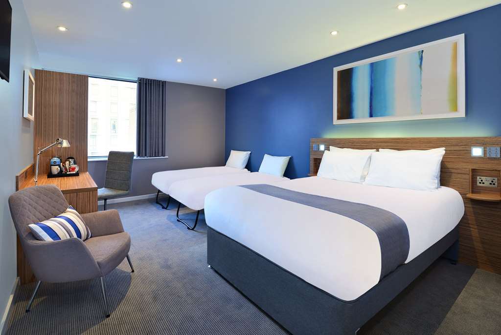 Travelodge Leeds Central חדר תמונה