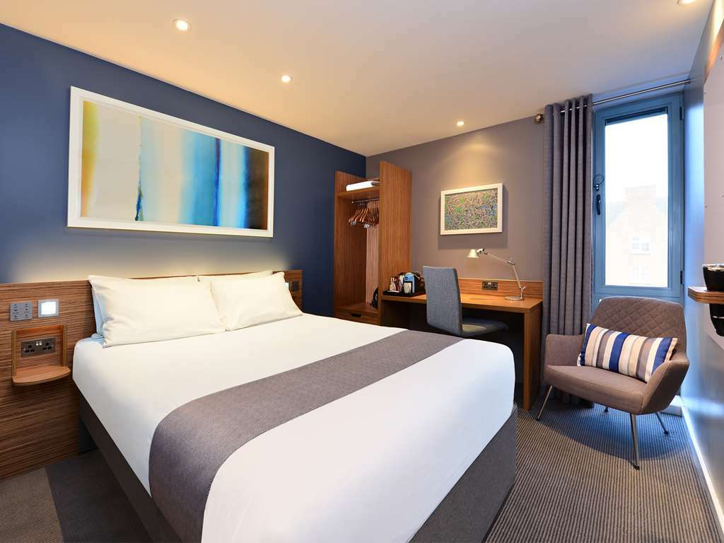 Travelodge Leeds Central חדר תמונה